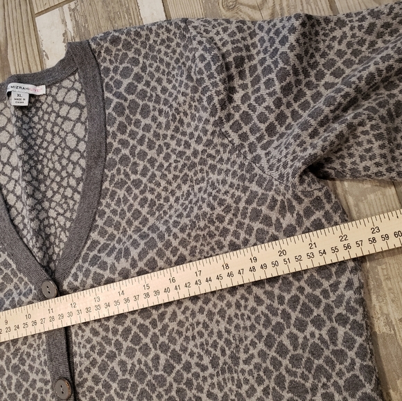 Isaac Mizrahi XL Gray Cardigan - Picture 5 of 8